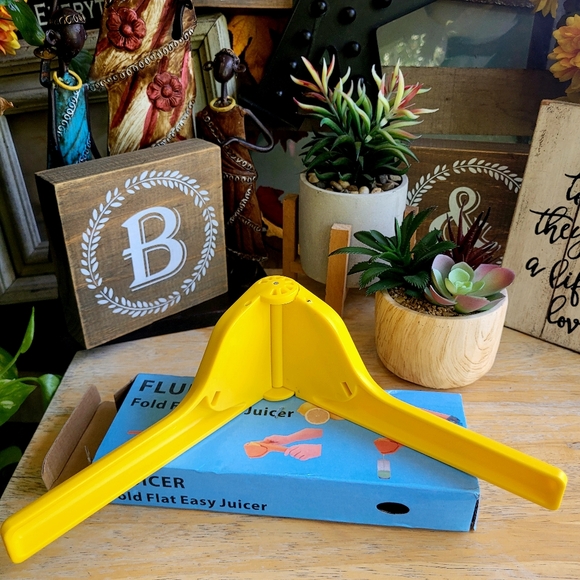 Manual Lemon Squeezer - Picture 7 of 8